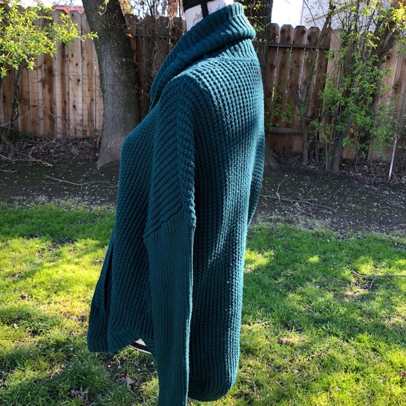 Michel Kors Turtleneck Sweater with pocket - Picture 3 of 7